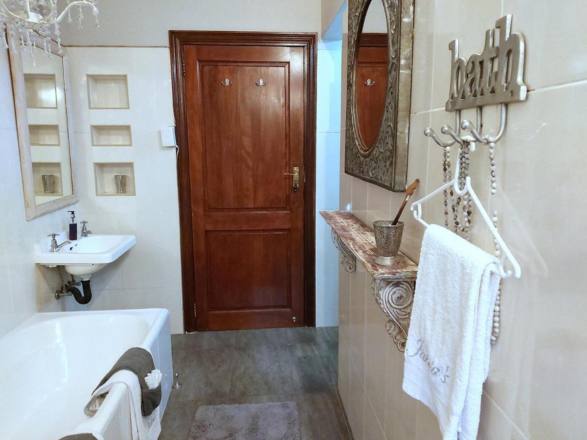 Jakita'S Guest House Ballito Bagian luar foto